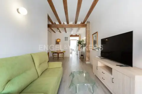 Piso en Montolivet