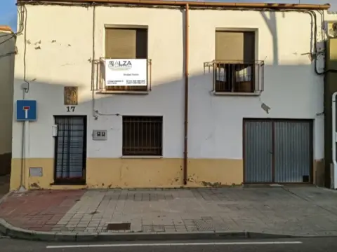 House in Carretera de Fermoselle, 18