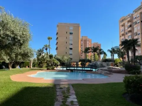Piso en Avenida de las Naciones