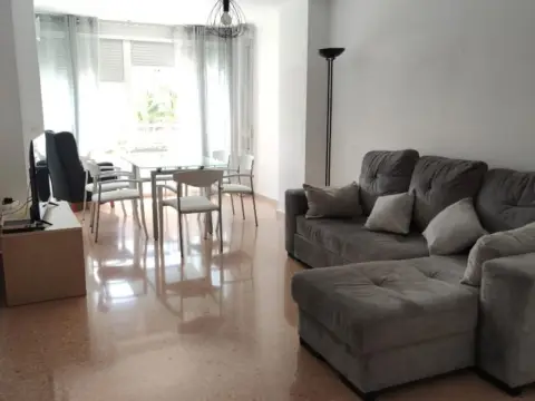 Piso en Avenida de las Naciones