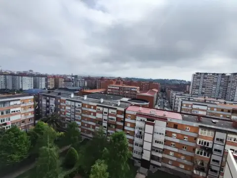 Piso en Pumarín