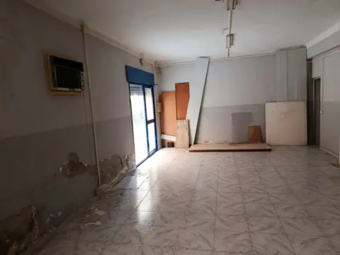 Local comercial en Santiago El Mayor