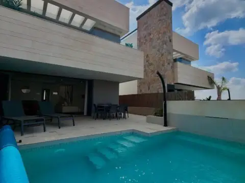 Chalet en calle calle 4