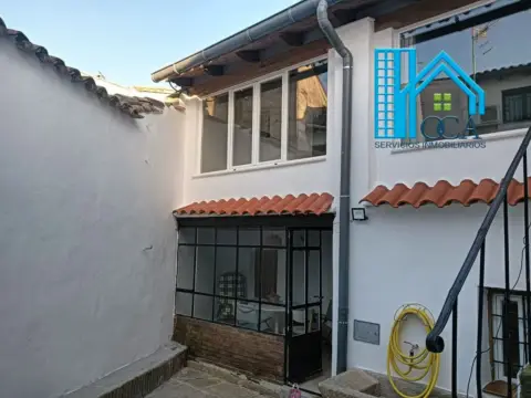 Chalet en calle de la Calzada