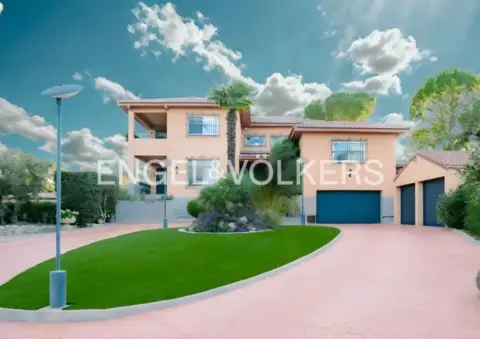 Casa en La Raya del Palancar-Guadamonte