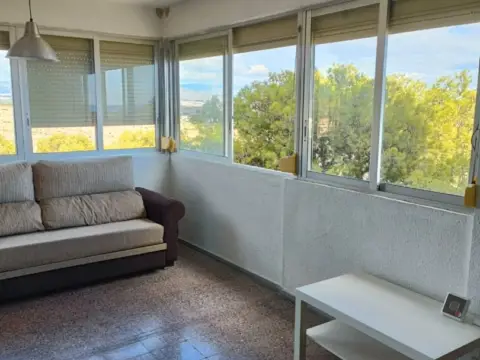 Piso en calle del Pintor Pedro Camacho