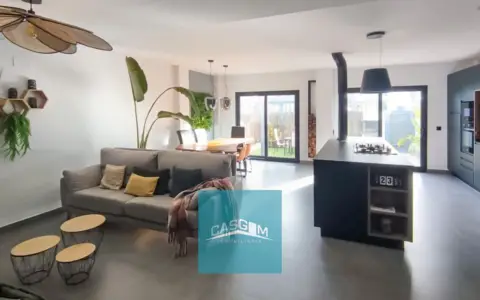 Casa adosada en Corrales