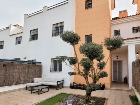 Casa adosada en Corrales