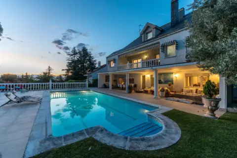 Chalet en calle Playa De Fuengirola, 12