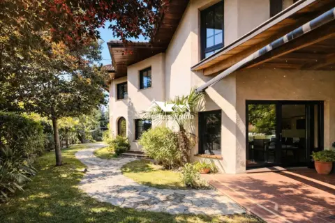 Chalet en calle de la Fuente del Rey, 34