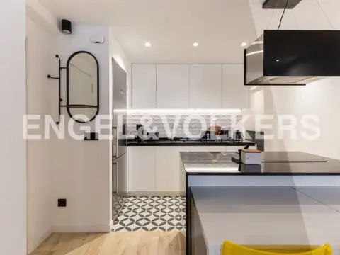 Apartamento en calle Carrer D'agustí Sales