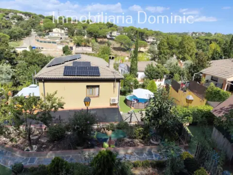 Chalet en Carrer dels Roures, 34