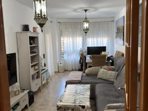 Piso en calle Alfarnate