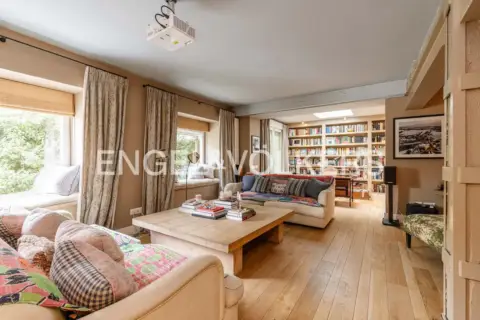 Casa adosada en Nueva España