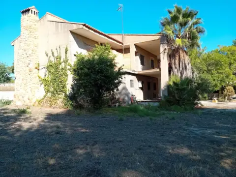 Chalet en Colonia de Casa Blanca, 111