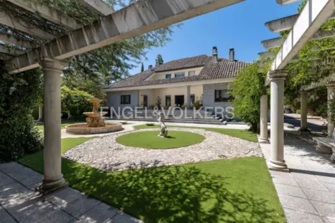 Casa rústica en calle de Saliente