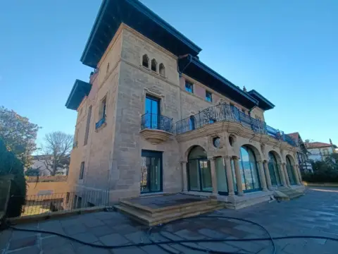 Piso en calle Avenida Algortako Etorbidea, nº 8