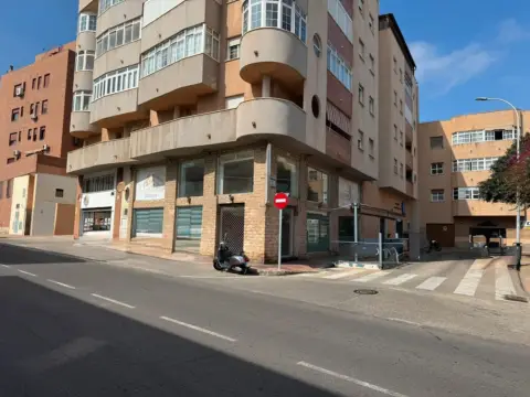 Local comercial en calle de la Isleta de la Azucena