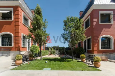 Casa adosada en calle Bellatrix