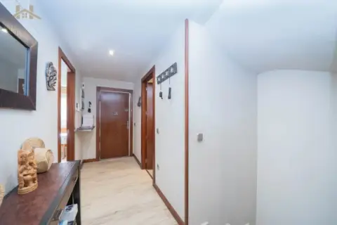 Casa adosada en calle del Valle del Oro, 1