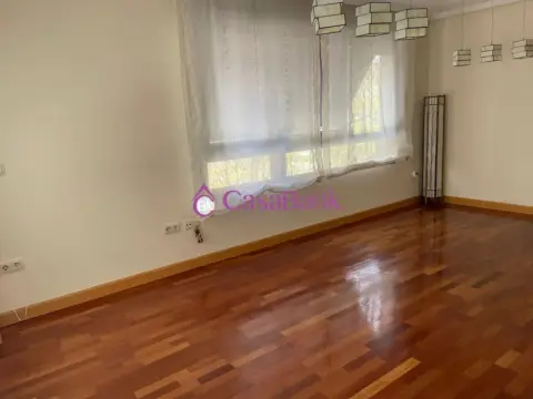 Piso en Santa Rosa-Valdeolleros