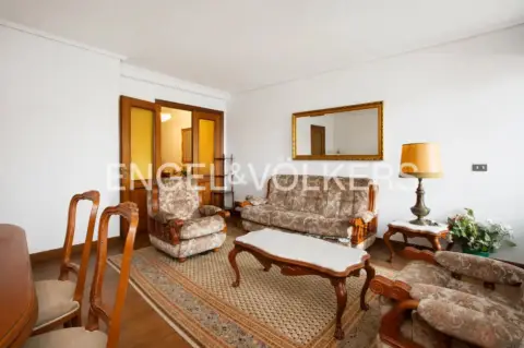 Piso en Doneperiaga-Deustuibarra (San Pedro-La Ribera)