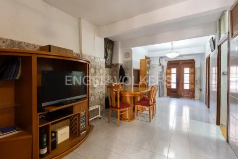 Casa adosada en calle Carrer Canonge Gimeno