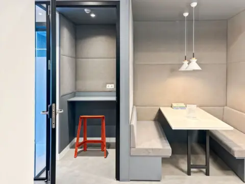 Oficina en calle calle Almutamid, nº 6