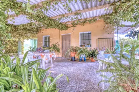 Casa rústica en Carrer de Juan Carlos I, 71