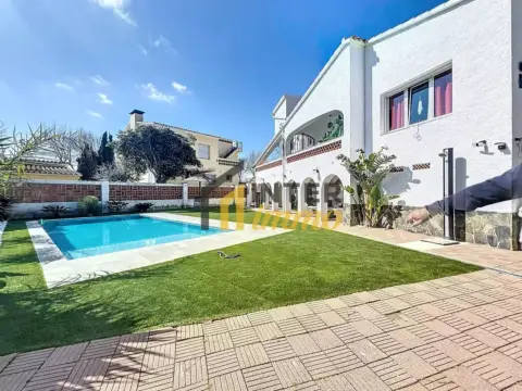 Casa en Carrer del Montgrí, 57