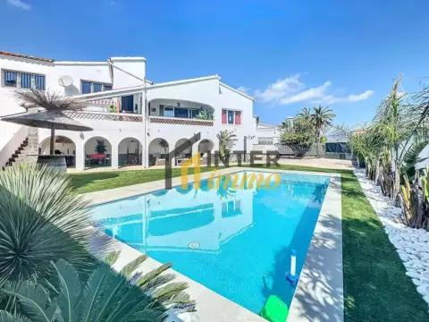 Casa en Carrer del Montgrí, 57