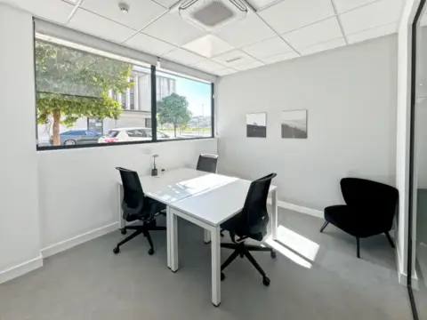 Oficina en calle calle Almutamid, nº 6