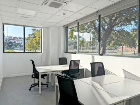 Oficina en calle calle Almutamid, nº 6