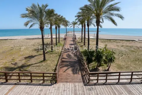 Casa en Montornés-Las Palmas-El Refugio