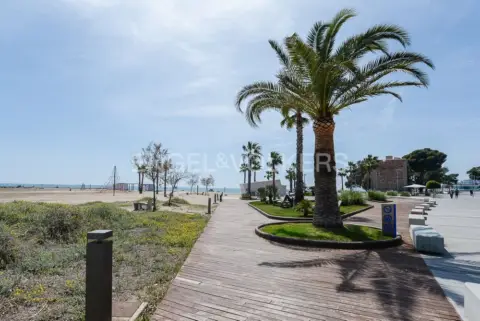 Casa en Montornés-Las Palmas-El Refugio
