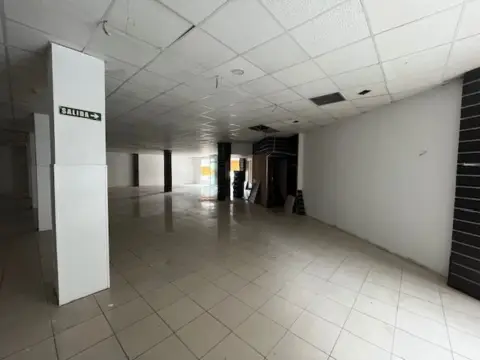 Local comercial en calle de Fermín Tirapu, 4
