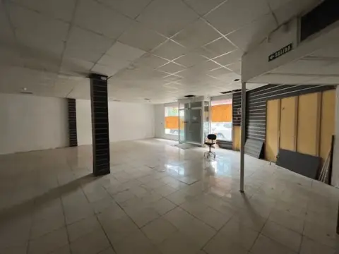 Local comercial en calle de Fermín Tirapu, 4