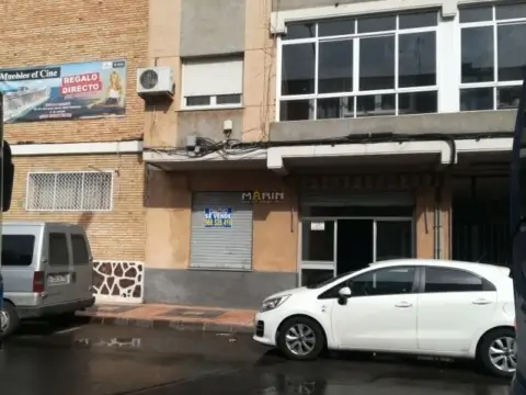 Local comercial en calle del Alcalde Manuel Carmona