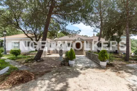 Casa en La Raya del Palancar-Guadamonte