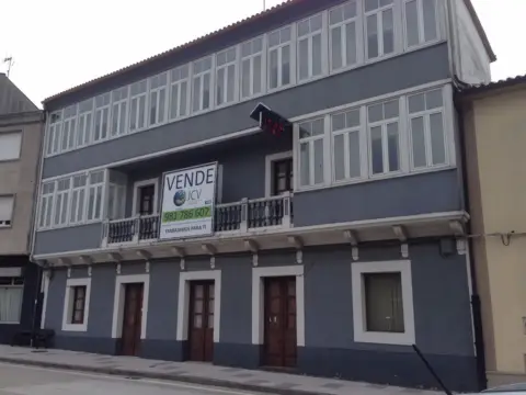 Casa adosada en Avenida Principal, 6