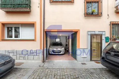 Casa adosada en calle de Mariano González