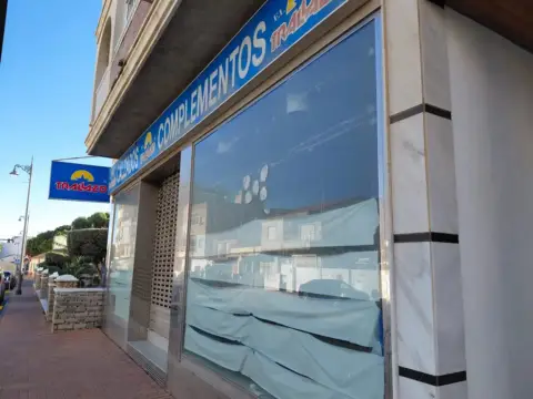 Local comercial en Núcleo
