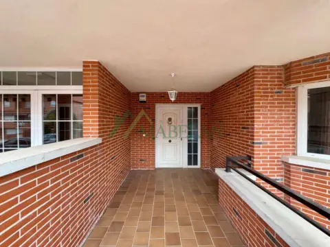 Casa adosada en calle de Sierra Nevada