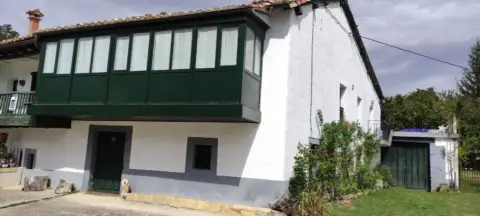 Casa pareada en calle Barcenillas de Cerezos, nº 7