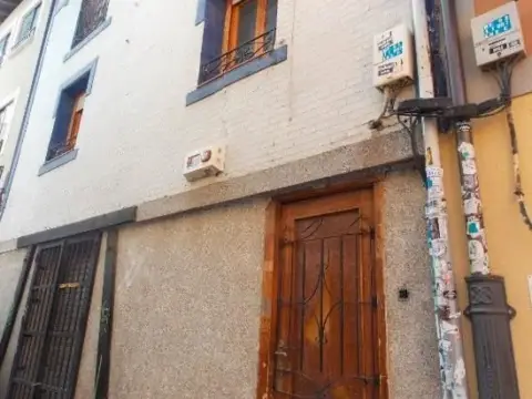 Casa adosada en calle de Raimundo de Miguel