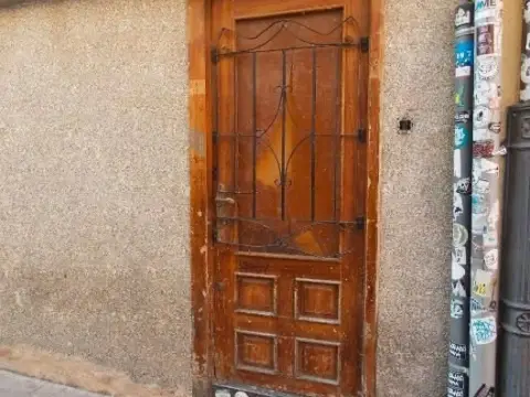 Casa adosada en calle de Raimundo de Miguel