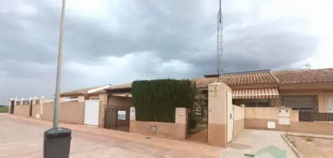 Casa adosada en Barrio Peral-San Félix