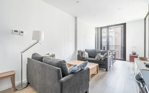 Dúplex en Passatge de Roger de Flor