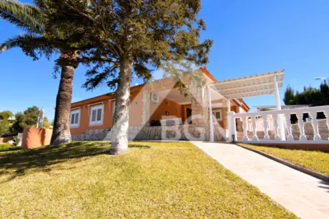 Chalet en calle de Diez