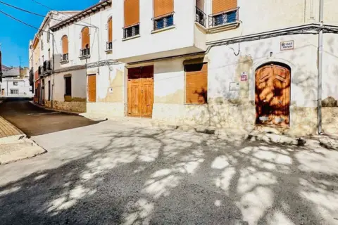 Casa en Caudete de Las Fuentes
